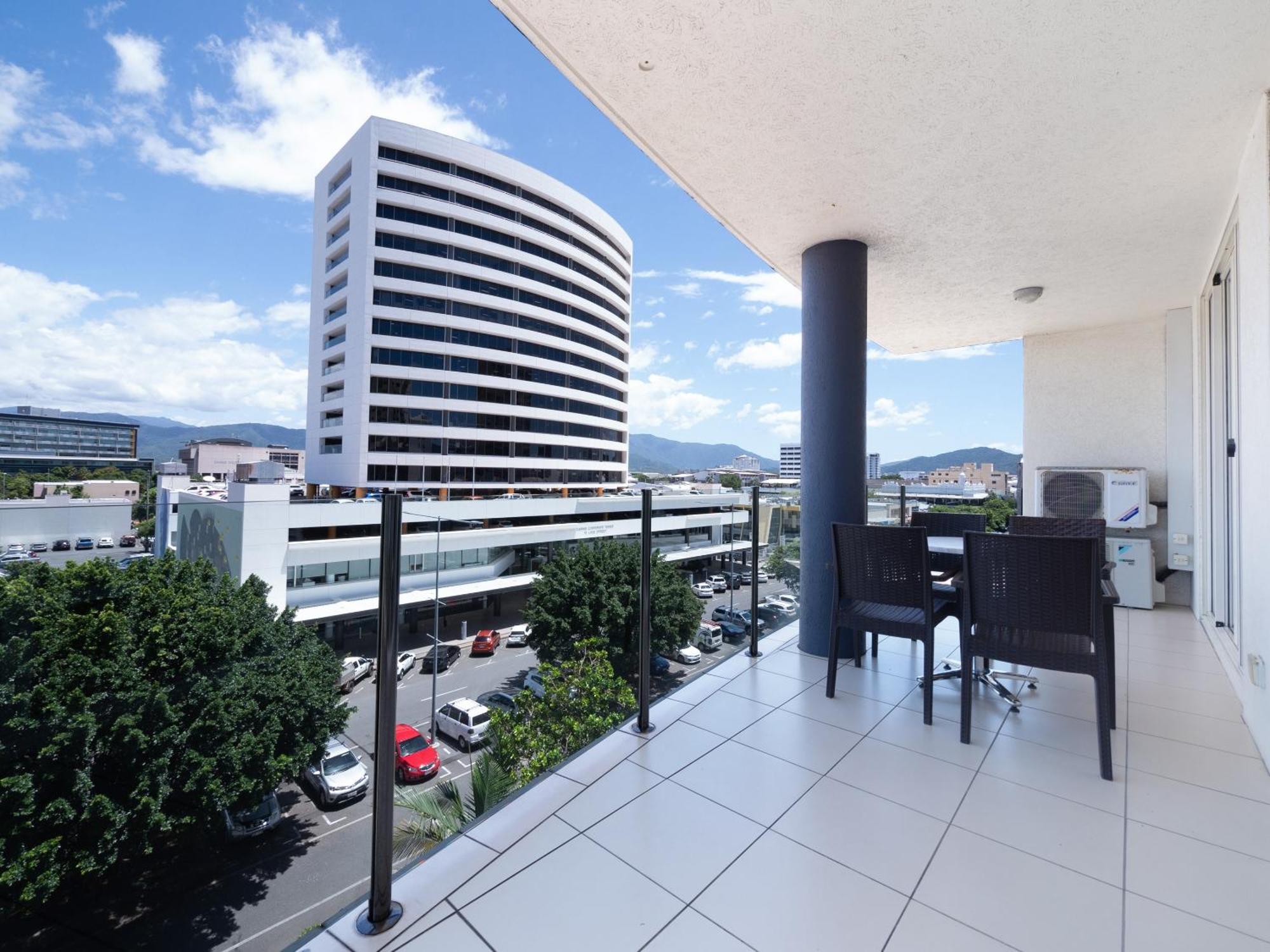 קאירנס City Quays Accommodation 2 מראה חיצוני תמונה
